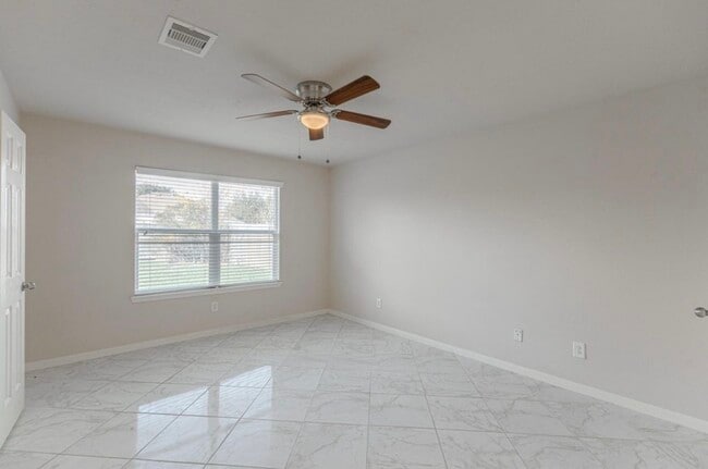 Building Photo - 21611 Falvel Misty Dr