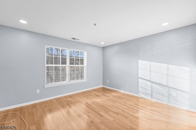 Building Photo - 176 Potomac Dr