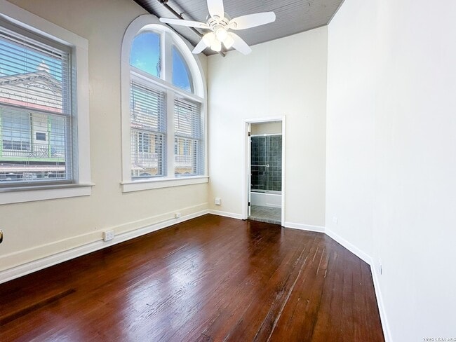 Building Photo - 245 Losoya St