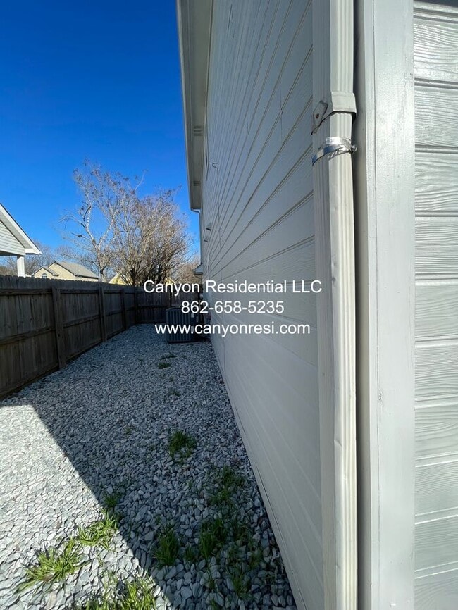 Building Photo - 14013 SW Galveston Cir