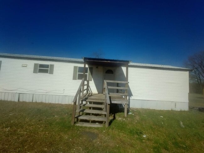 Building Photo - 4 BR 2 Bath 1,216 sq ft singlewide mobile ...