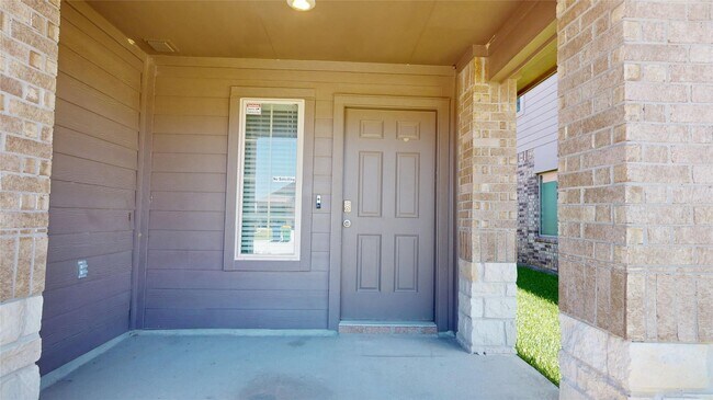 Building Photo - 16873 Short Pnes Dr