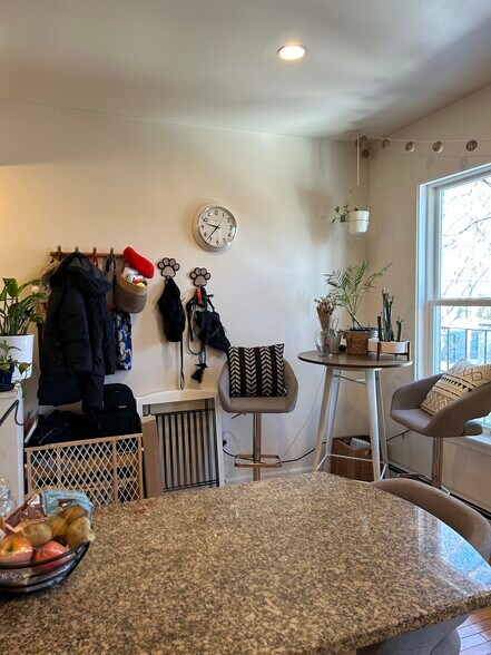 Building Photo - 33 Delle Ave