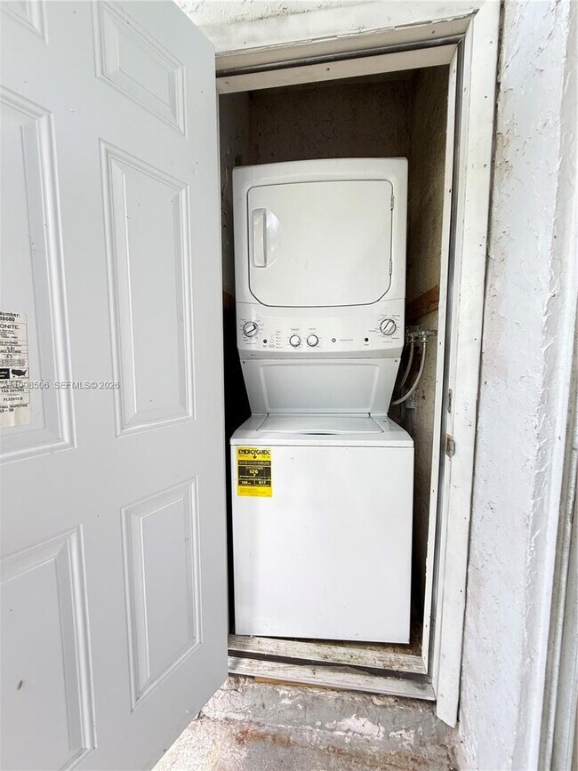 Building Photo - 4295 NW 114th Terrace