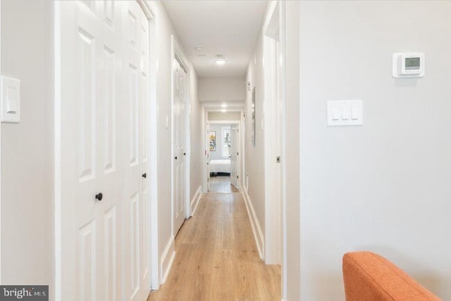 Building Photo - 2825 W Girard Ave