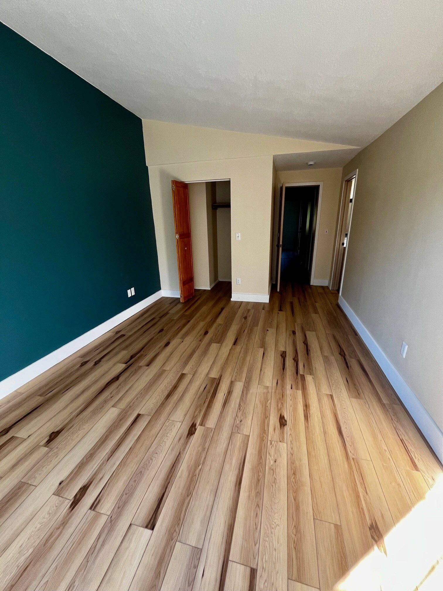 Building Photo - 2021 Virginia Ln