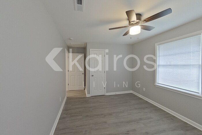 Building Photo - 1309 18th Ave N