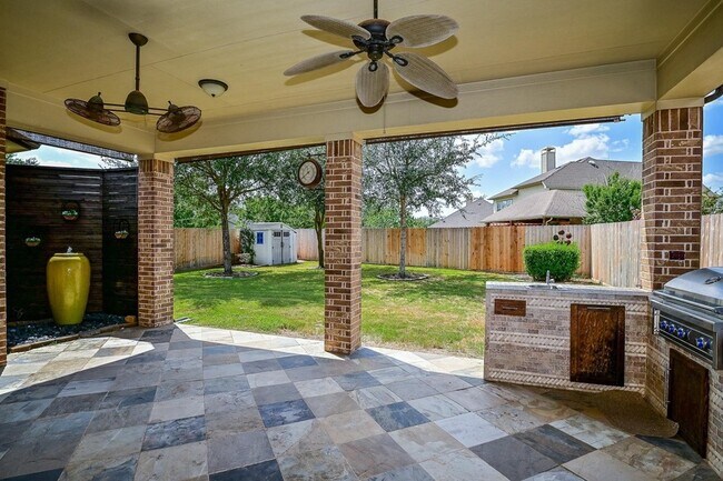 Building Photo - 24618 Fremont Manor Ln
