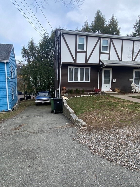 Building Photo - 3 Russell St