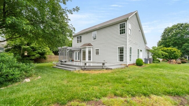 Building Photo - 3BR 2.5BA Cul-de-sac House with Loft in To...