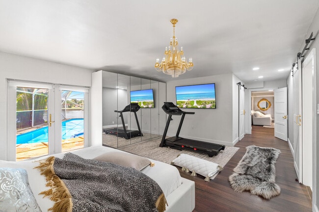 Building Photo - 6106 Royal Poinciana Ln