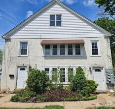 Building Photo - 427 Magnolia St