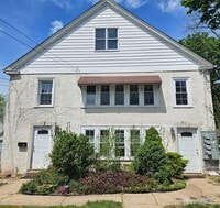 Building Photo - 427 Magnolia St