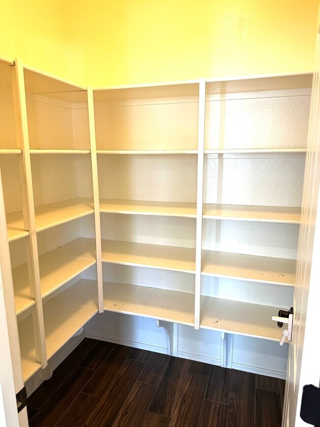 Building Photo - Stunning Elliot Groves home in Morrison Ranch. 4 bed+ 2 offices + loft