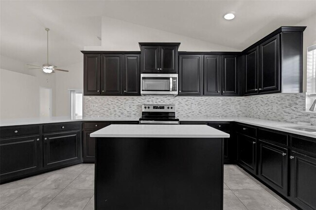 Building Photo - 424 Buchannan Dr