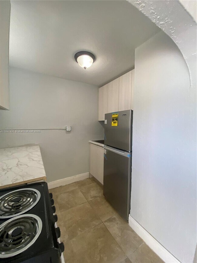 Building Photo - 1 bedroom in Miami FL 33161