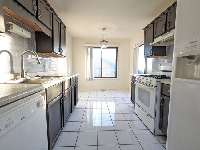 Building Photo - 2310 Enlund Dr