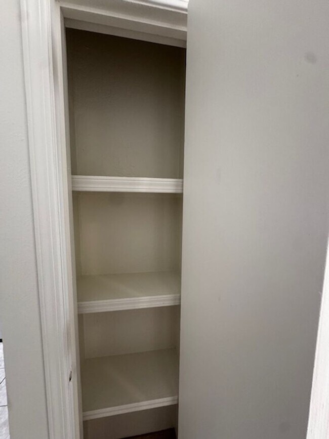 Building Photo - 12244 Menaul Blvd NE