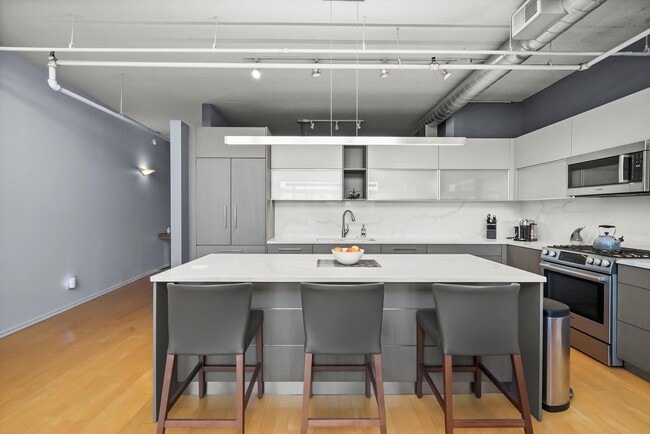 Building Photo - 1530 S State St