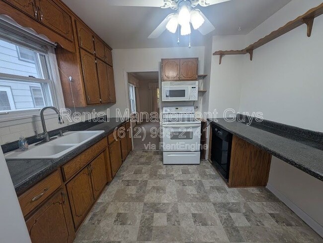 Building Photo - 5027 6th St NE