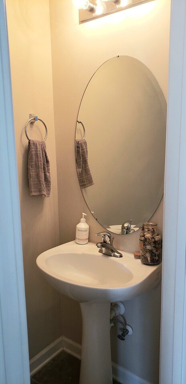 downstairs half bath - 3026 Burnt Pine Dr