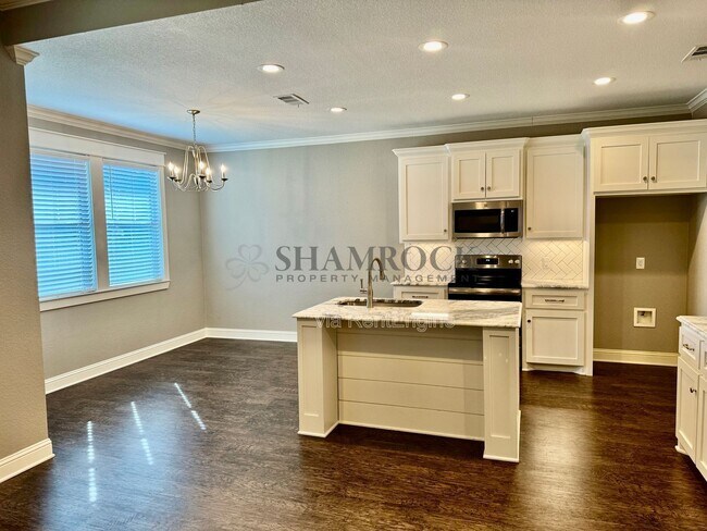 Building Photo - 10305 T Bury Ln