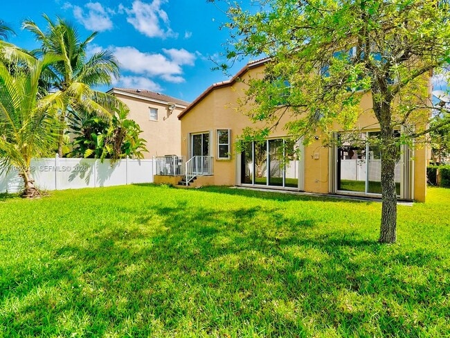 Building Photo - 4910 SW 163rd Ave