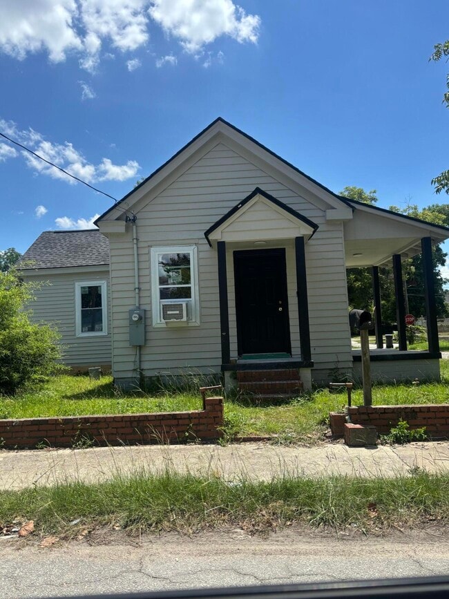 Building Photo - 1744 Hicks St