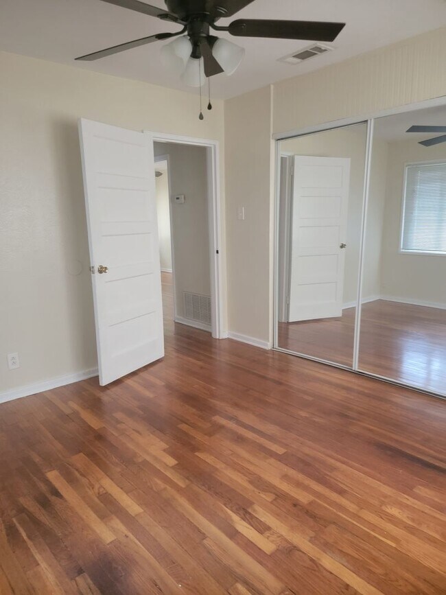 Building Photo - South Highlands 2bed/1bath