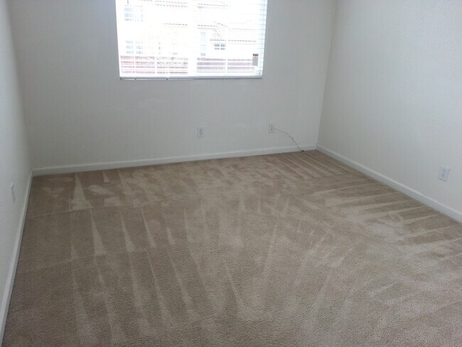 Building Photo - Lovely 5 bedroom Antioch Home