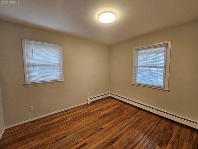 Building Photo - 36 Harrison Pl