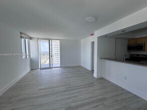 Building Photo - 850 N Miami Ave
