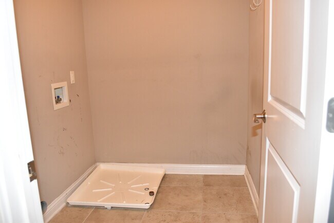 Building Photo - 2105 Herrick Ave