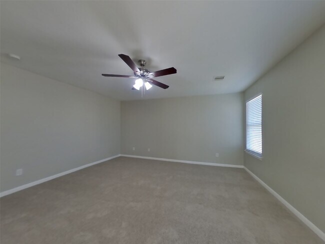 Building Photo - 10914 Tipton Oaks Dr