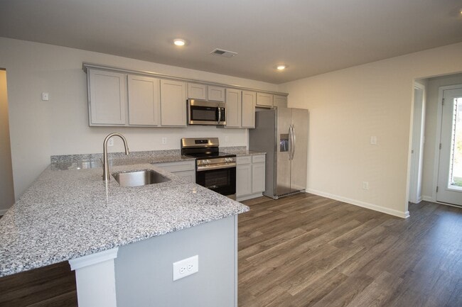 Building Photo - 410 Middlebury Ln