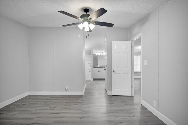Building Photo - 10526 Bay Hills Cir