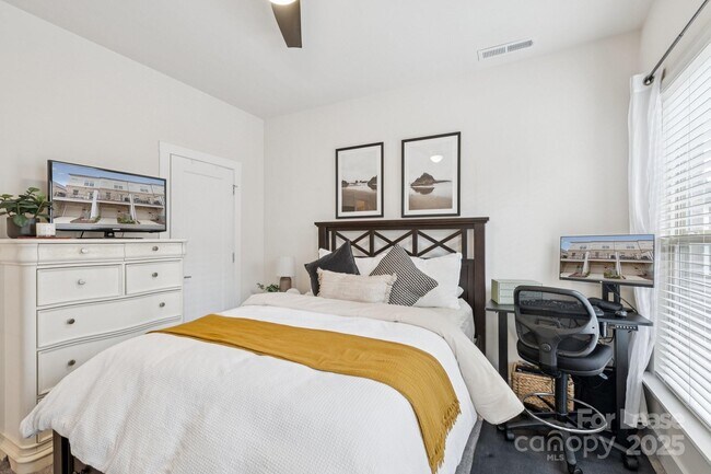 Building Photo - 12106 Brooklyn Ave