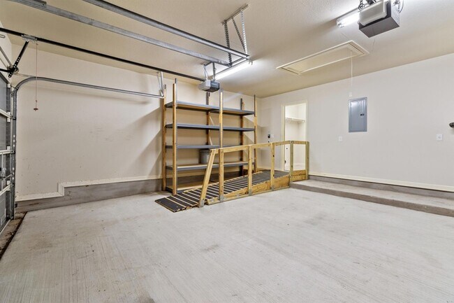 Building Photo - 765 Bent Wood Pl