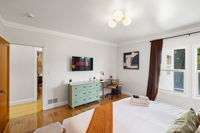 Building Photo - 2216 18th Ave