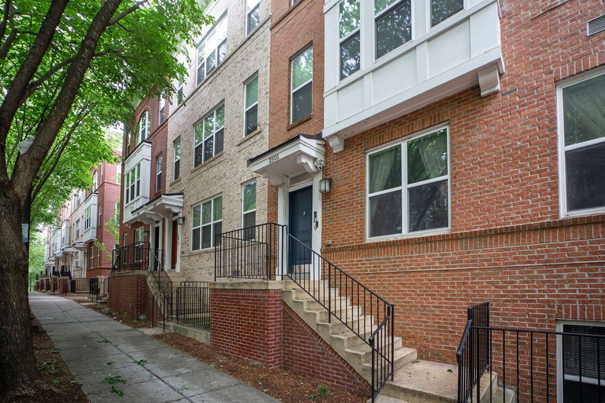 Building Photo - 2501 Sayles Pl SE