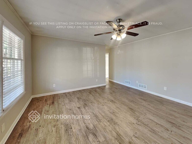 Building Photo - 4461 Locksley Rd