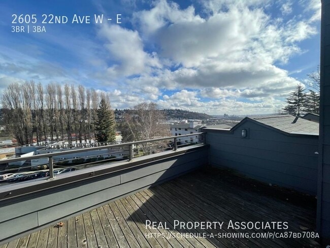 Building Photo - 2605 22nd Ave W