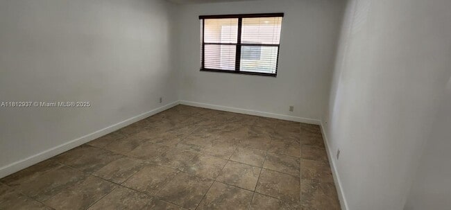 Building Photo - 8100 Geneva Ct