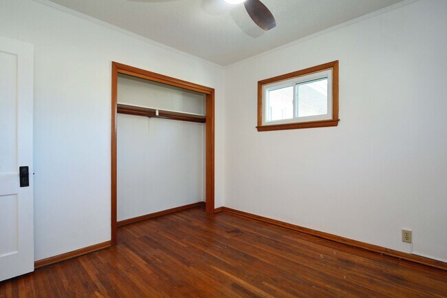 Building Photo - 3024-3024 S 39th Ave