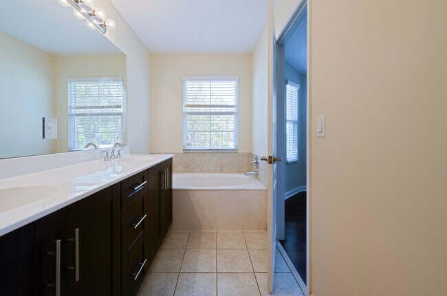 Building Photo - 5817 Monterra Club Dr