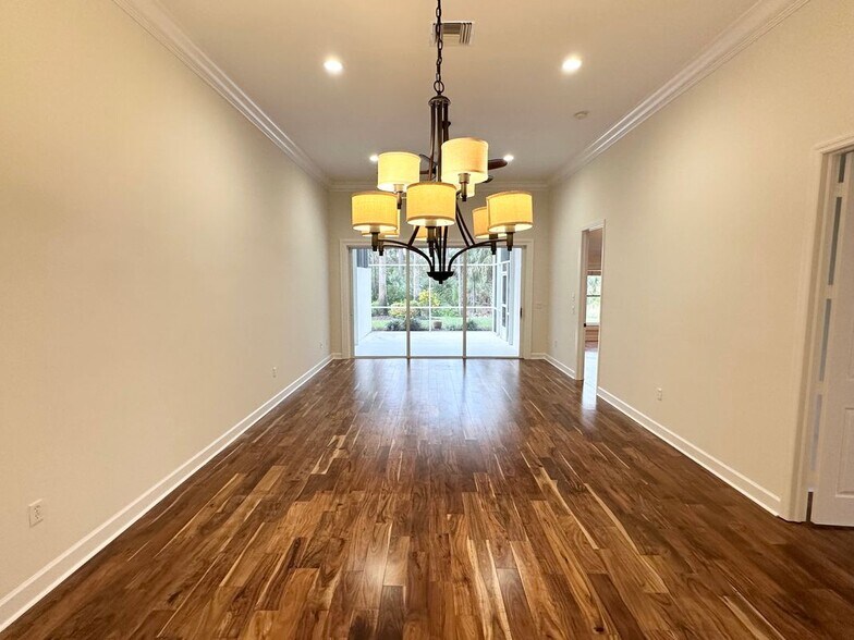 Building Photo - 5935 Northridge Dr
