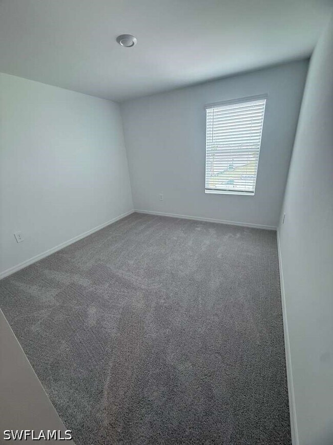 Building Photo - 11613 Savanna Lks Blvd