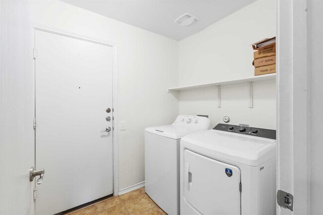 Building Photo - 11012 Culzean Dr
