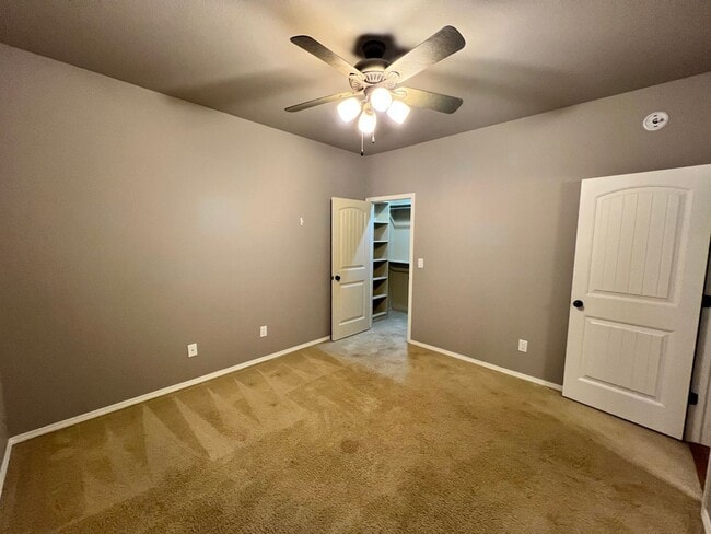 Building Photo - Stunning Home in Bixby Schools!