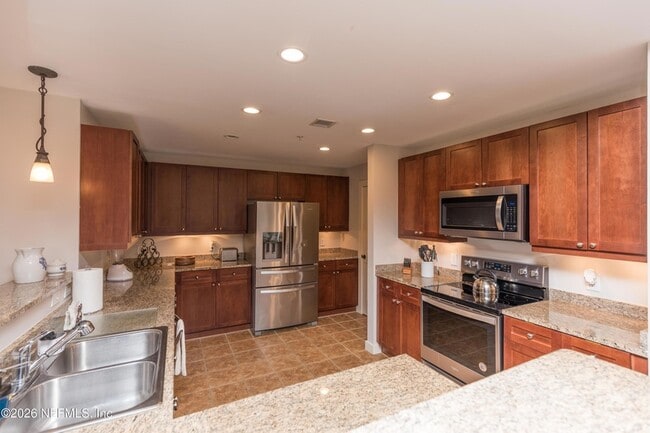 Building Photo - 945 Registry Blvd